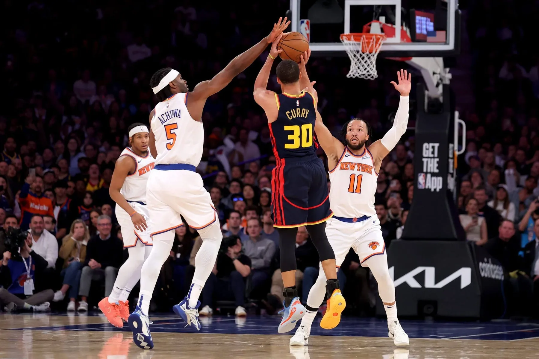 Clash of Titans: How the Clippers' Late Game Defense Overpowered the Knicks in Last Night's NBA Showdown