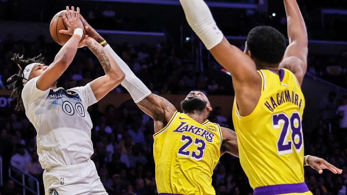 LeBron James Dominates as Lakers Grind Out Tough Win Against Timberwolves in High-Stakes Battle