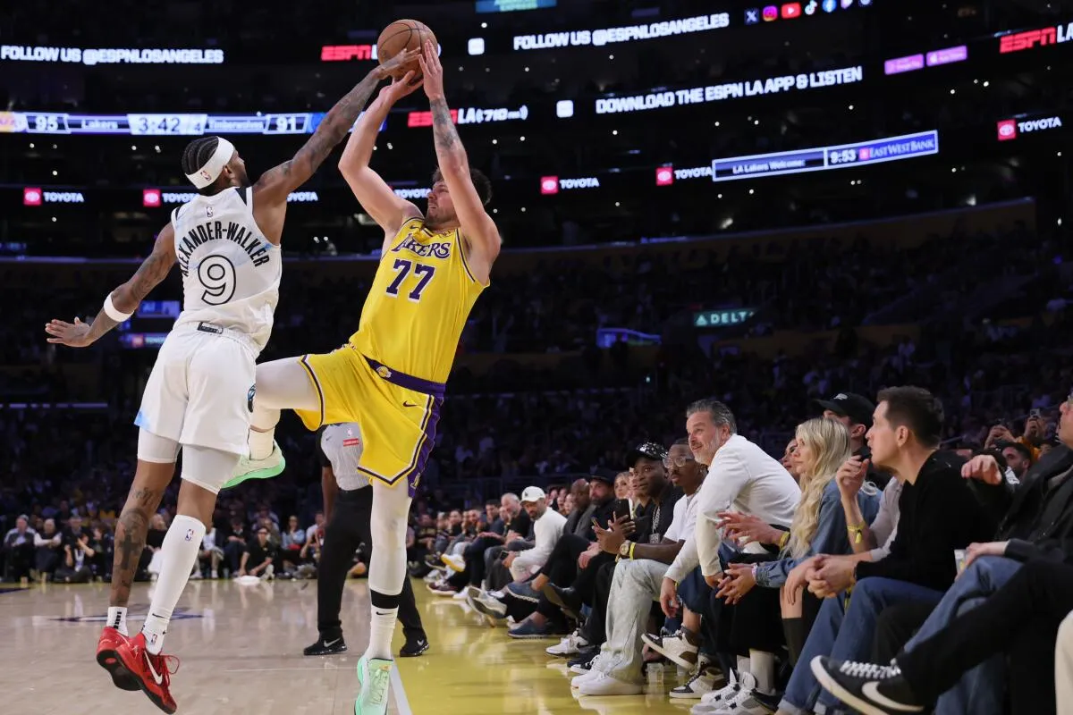 LeBron James Dominates as Lakers Grind Out Tough Win Against Timberwolves in High-Stakes Battle