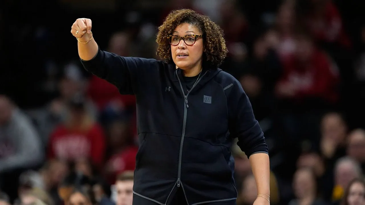 Marisa Moseley Resigns as Wisconsin Women's Basketball Coach After Struggling Four Seasons