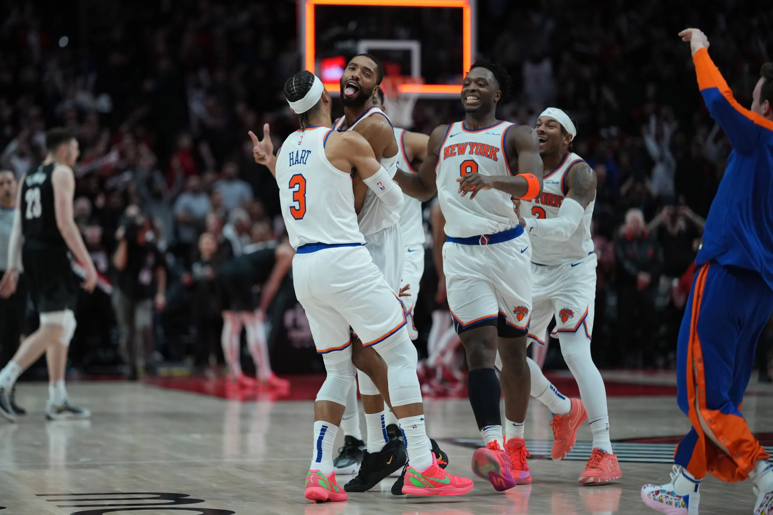 Mikal Bridges Hits Game-Winning Buzzer-Beater in Overtime, Leading Knicks to Thrilling 114-113 Victory Over Blazers