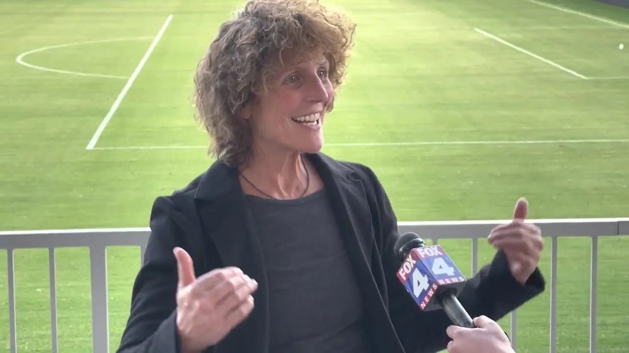 Top 100 Captions from Michelle Akers for Soccer Fans------